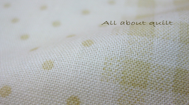 ผ้าcotton   ลาย จุดตาราง ครีม